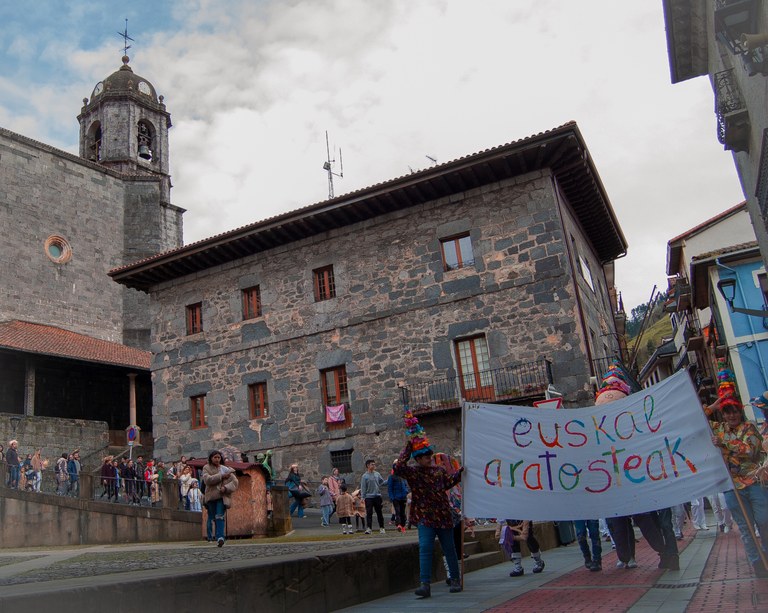 Talleres infantiles: "Euskal Aratosteak"