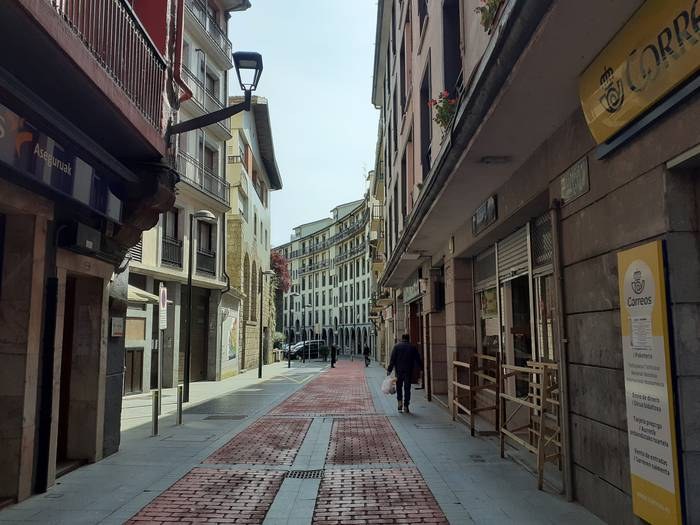 Camino cortado en la calle Santa Ana por unos días