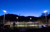 Nuevo sistema de iluminación para el campo de fútbol de Ezozia