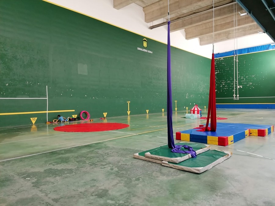 Se ha organizado un Taller de Circo para niños, niñas y jóvenes.